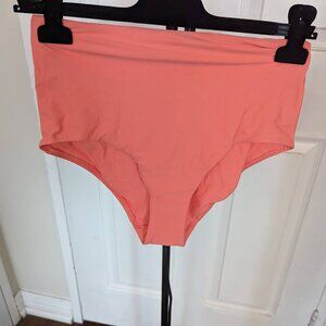 Lululemon waterside medium bottom high waisted, size 8